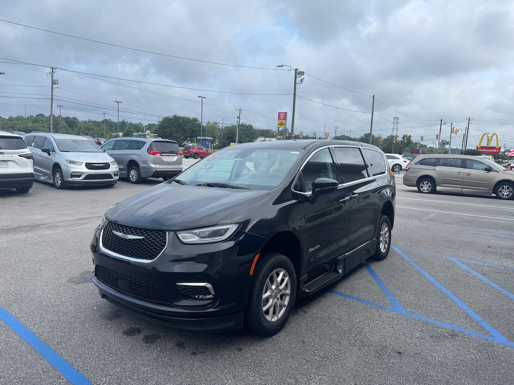 Used 2023 Chrysler Pacifica Touring L Van Passenger Van
