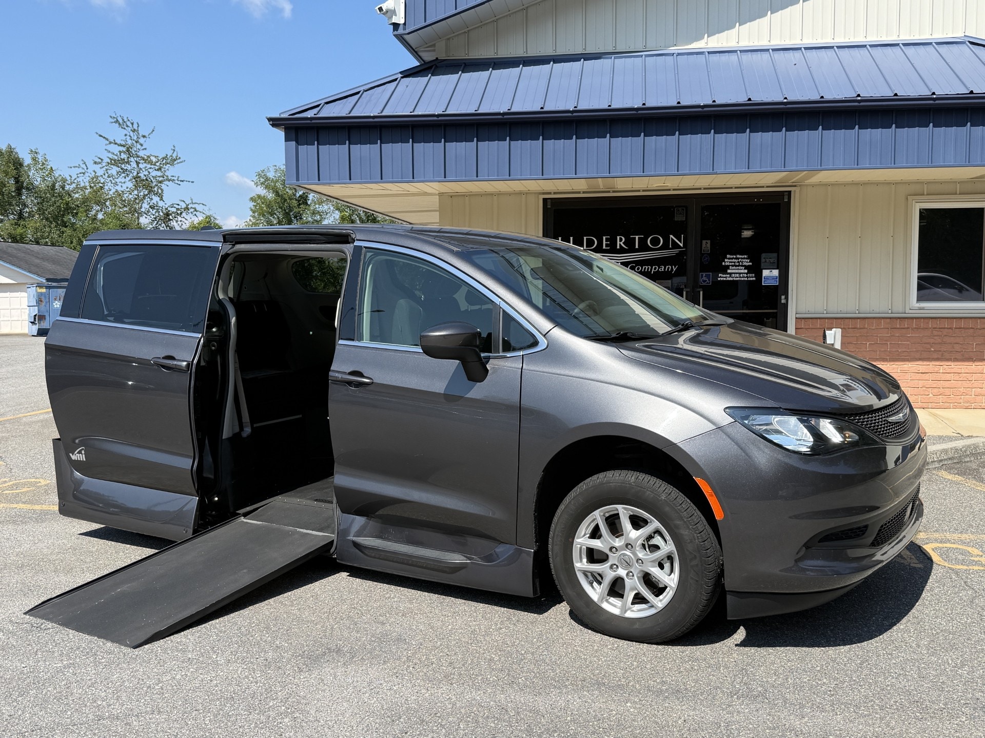 2022 Chrysler Voyager