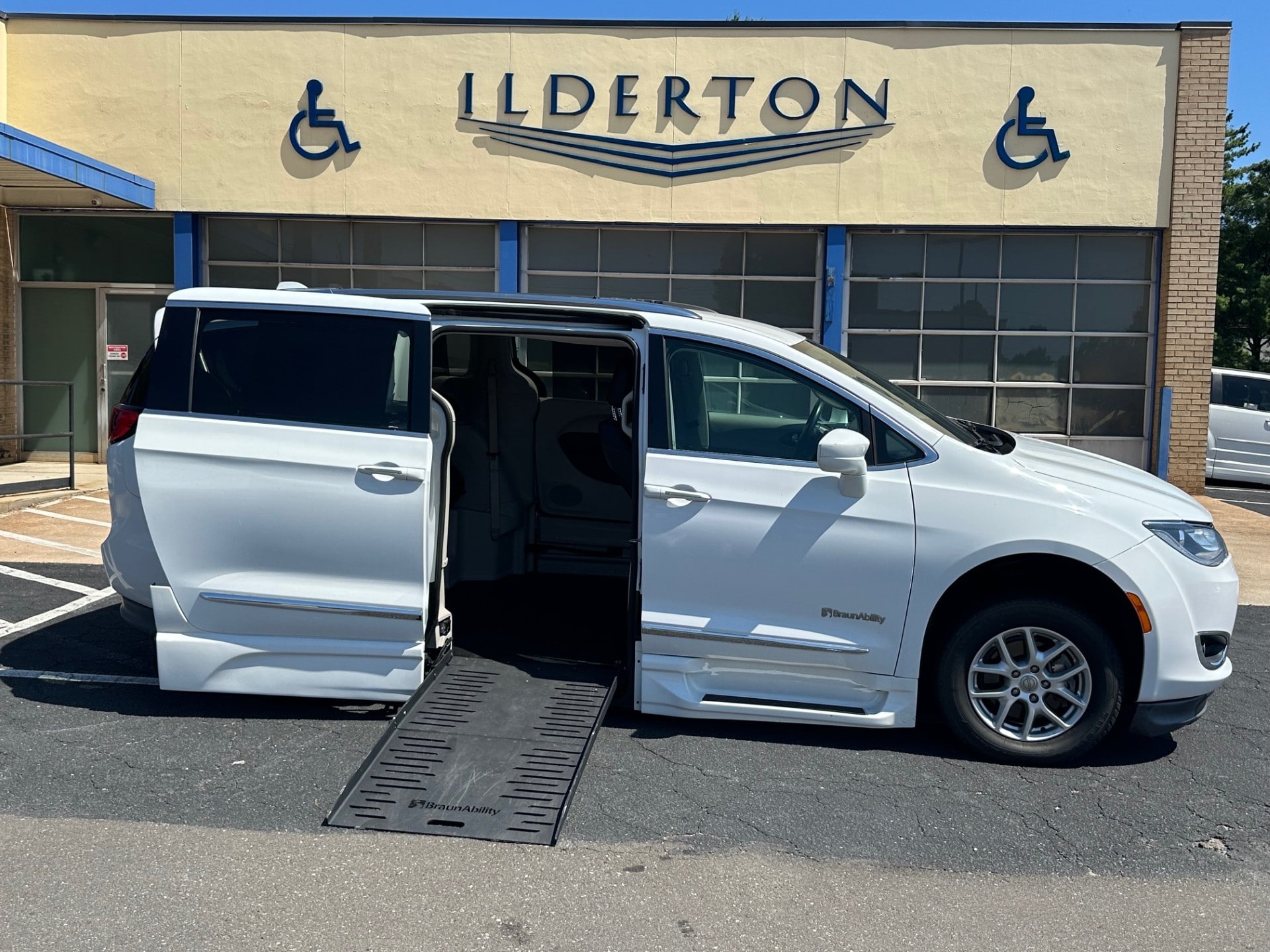 2020 Chrysler Pacifica Touring L