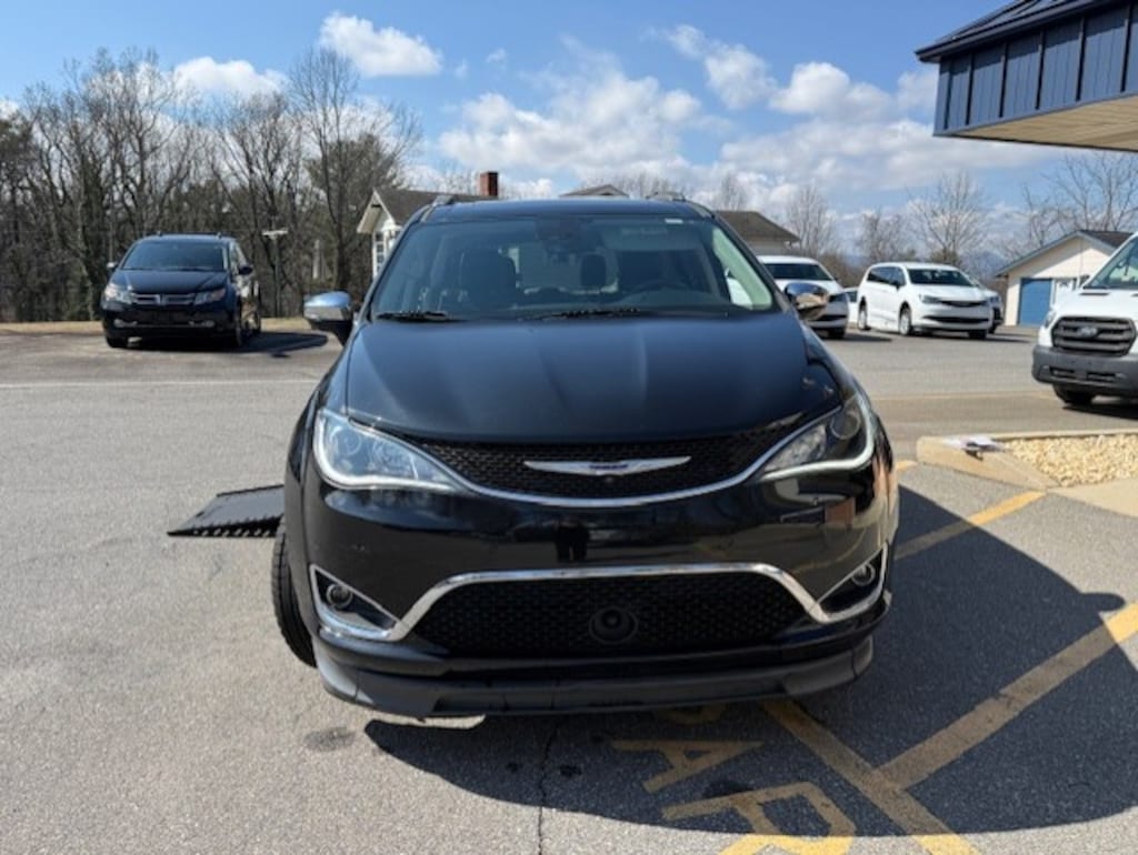Used 2020 Chrysler Pacifica Limited Van Passenger Van