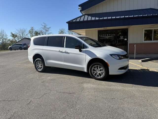 2027 Chrysler Pacifica LX Van Passenger Van