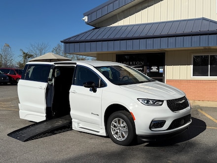 2025 Chrysler Pacifica Select Van Passenger Van