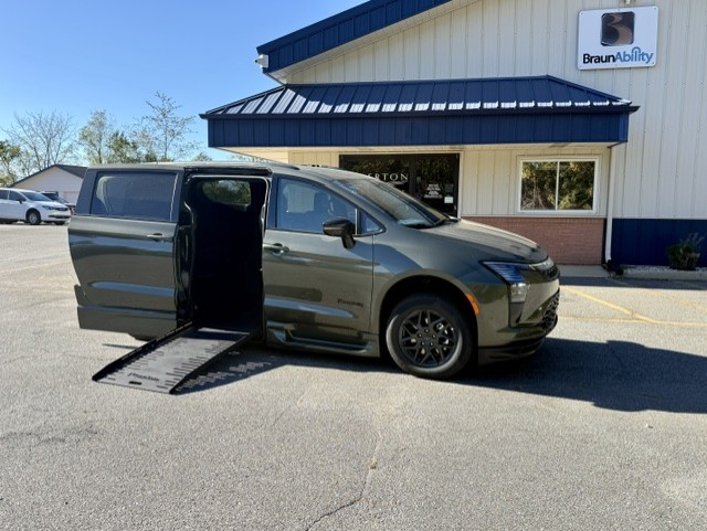 2027 Chrysler Pacifica Select Sport Van Passenger Van