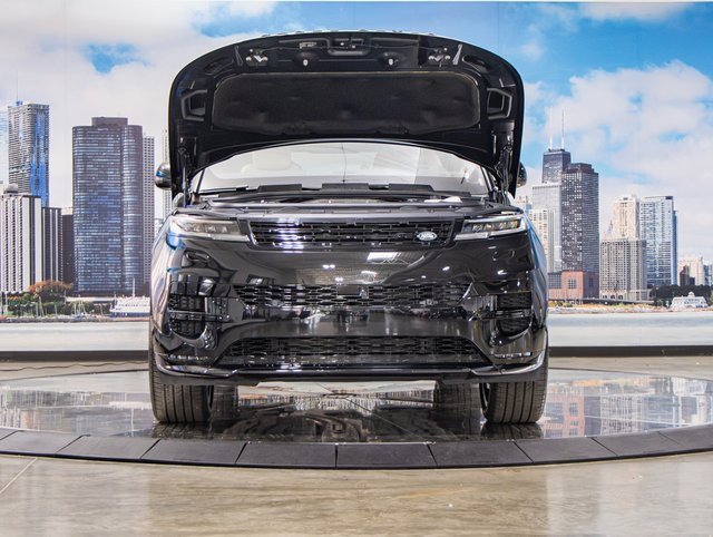 2025 Land Rover Range Rover Sport SE photo 4