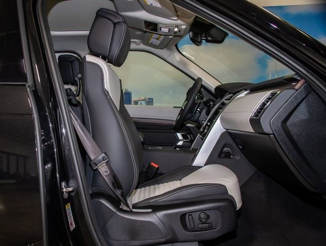 used 2026 Land Rover Discovery car, priced at $75,356