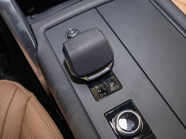 new 2026 Land Rover Discovery car, priced at $87,506