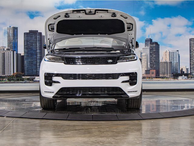 2025 Land Rover Range Rover Sport SE photo 3