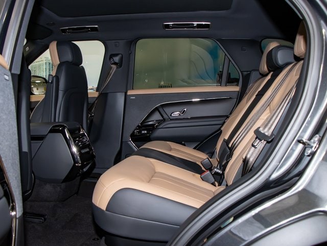 new 2025 Land Rover Range Rover Sport car, priced at $102,225
