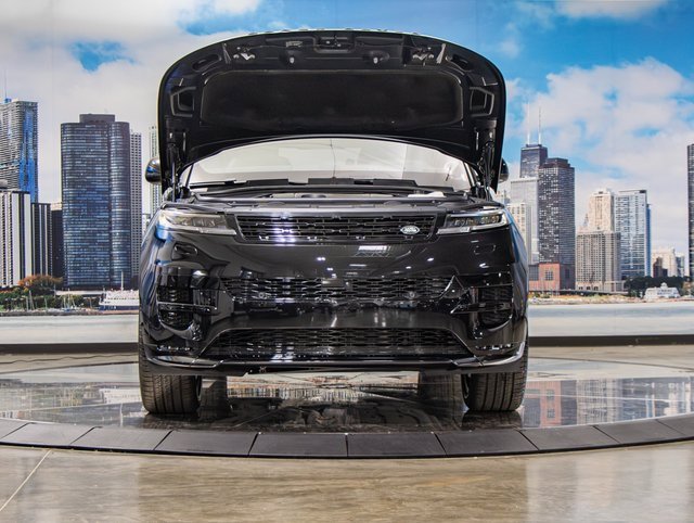 2025 Land Rover Range Rover Sport SE photo 3
