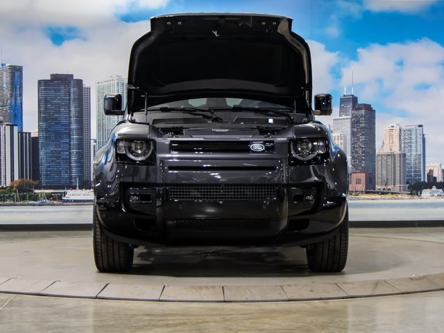 2025 Land Rover Defender 110 X-Dynamic SE photo 4