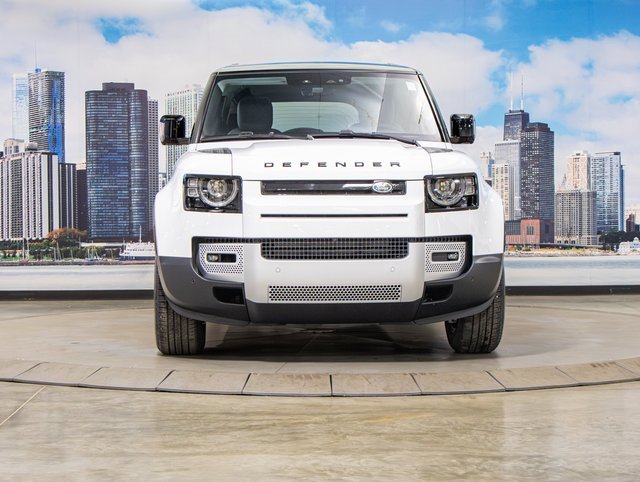 2025 Land Rover Defender 110 S photo 3