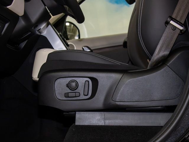 used 2026 Land Rover Discovery car, priced at $75,356