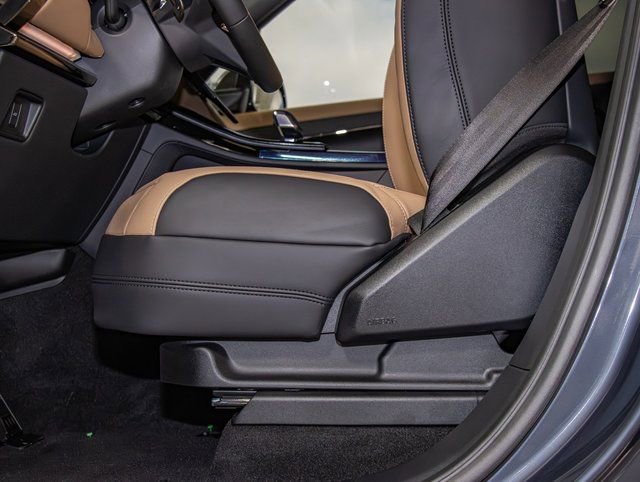 new 2026 Land Rover Range Rover Sport car, priced at $104,105