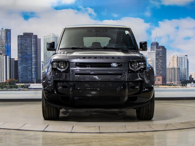 2025 Land Rover Defender 110 X-Dynamic SE photo 3