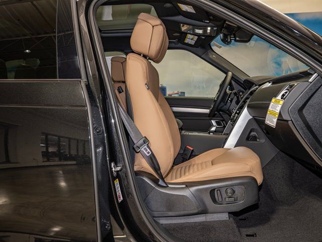 new 2026 Land Rover Discovery car, priced at $73,736