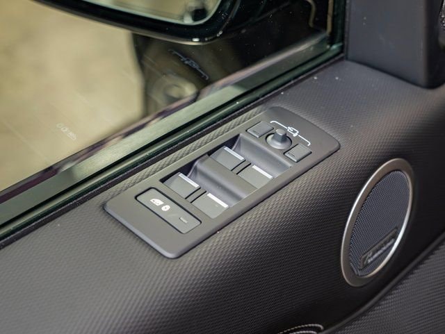 new 2026 Land Rover Discovery car, priced at $73,736