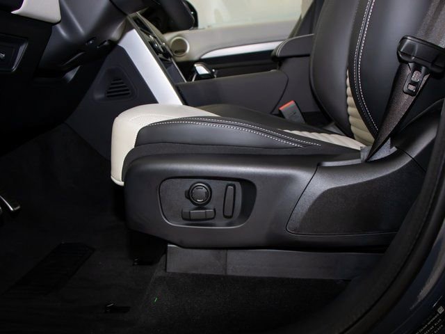 used 2025 Land Rover Discovery car, priced at $81,878