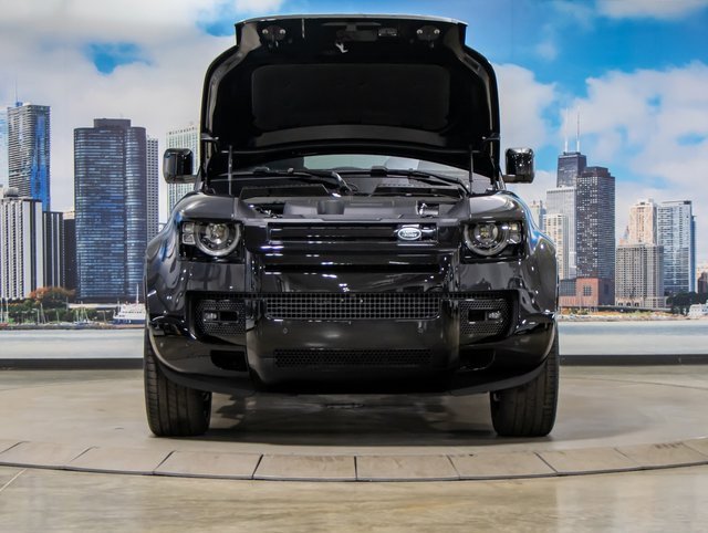 2025 Land Rover Defender 130 X photo 4