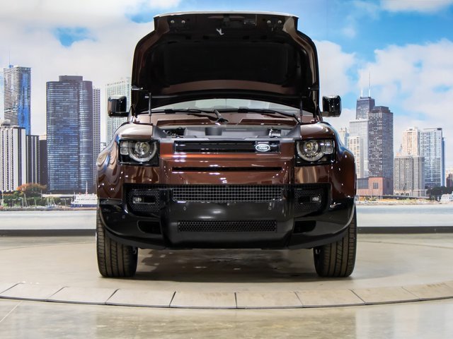 2025 Land Rover Defender 110 Sedona Red photo 4
