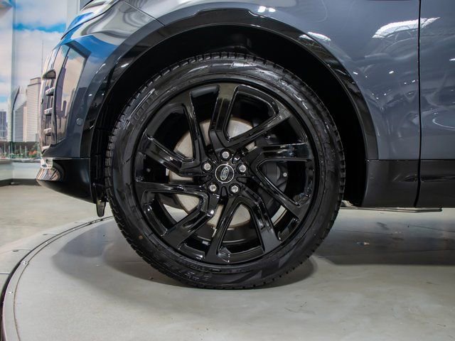 used 2025 Land Rover Discovery car, priced at $81,878
