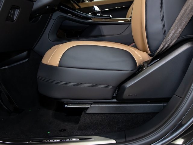 new 2025 Land Rover Range Rover Sport car, priced at $102,225