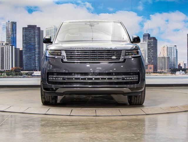 2025 Land Rover Range Rover SE photo 3