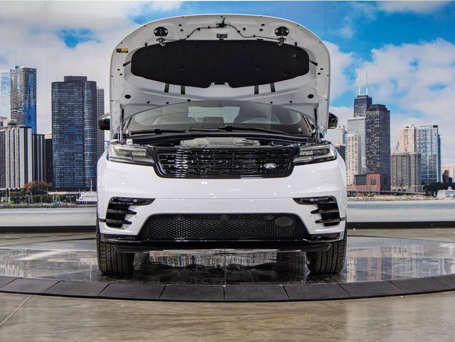 2026 Land Rover Range Rover Velar SE photo 3