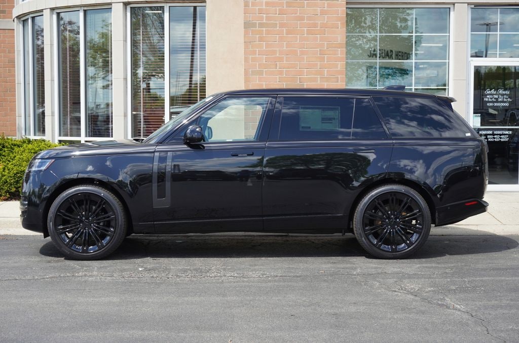 New 2026 Land Rover Range Rover SE SUV