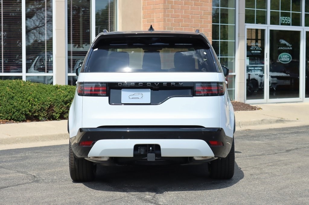 2024 Land Rover Discovery Dynamic SE 4