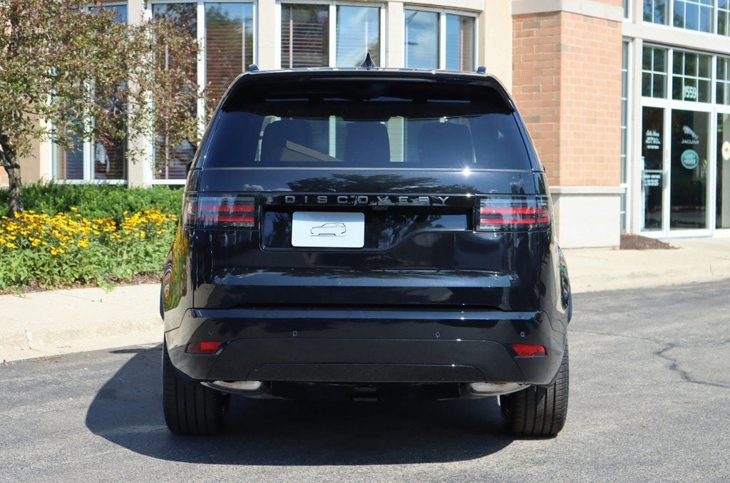 Certified 2024 Land Rover Discovery Dynamic SE SUV