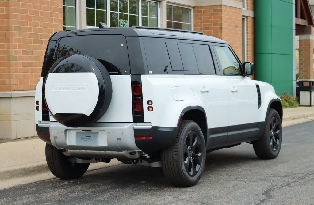 2025 Land Rover Defender S 5