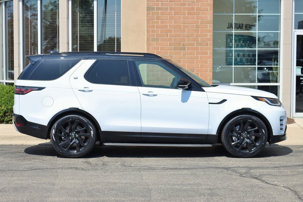 2024 Land Rover Discovery Dynamic SE 6