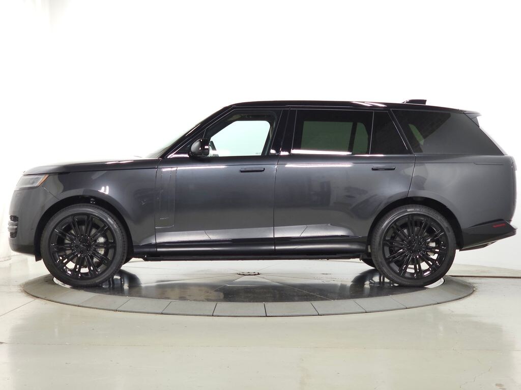 New 2026 Land Rover Range Rover SE SUV