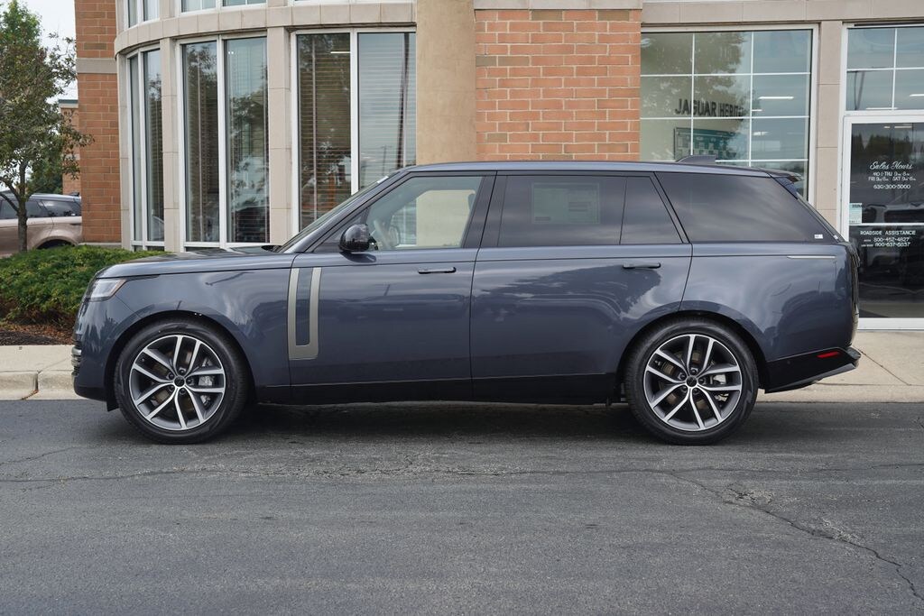 New 2026 Land Rover Range Rover SE SUV