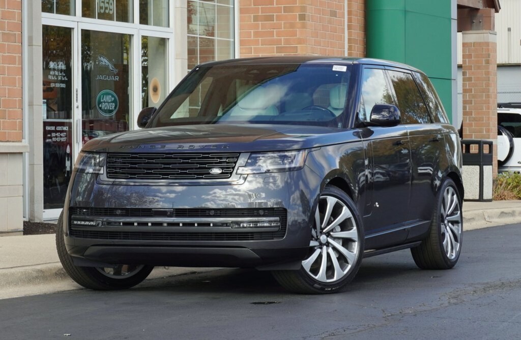 New 2025 Land Rover Range Rover SE SUV