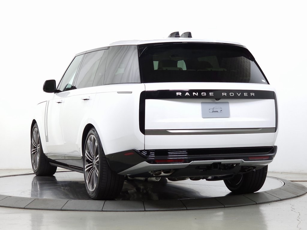 New 2025 Land Rover Range Rover SE SUV