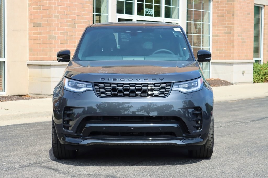 2024 Land Rover Discovery Dynamic SE 3