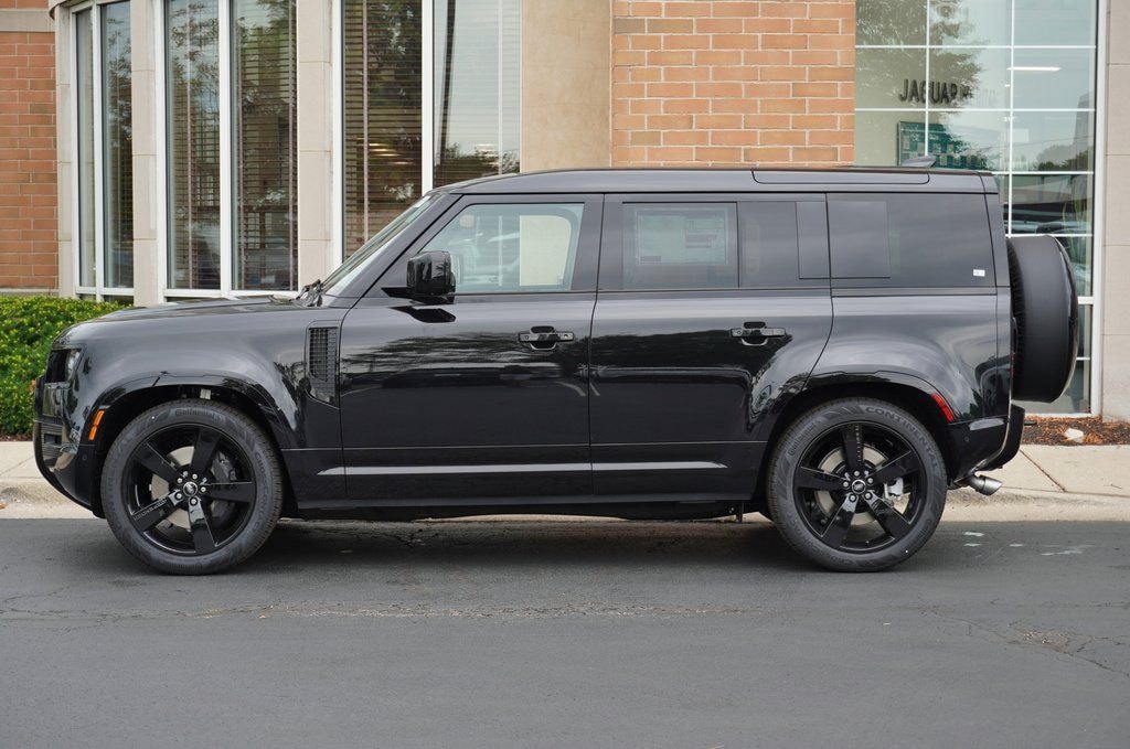Used 2025 Land Rover Defender 110 X-Dynamic SE SUV