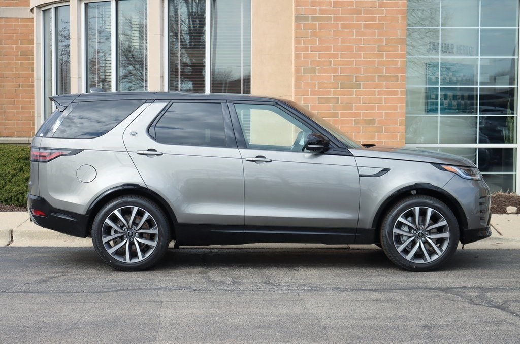 2024 Land Rover Discovery Dynamic SE 6