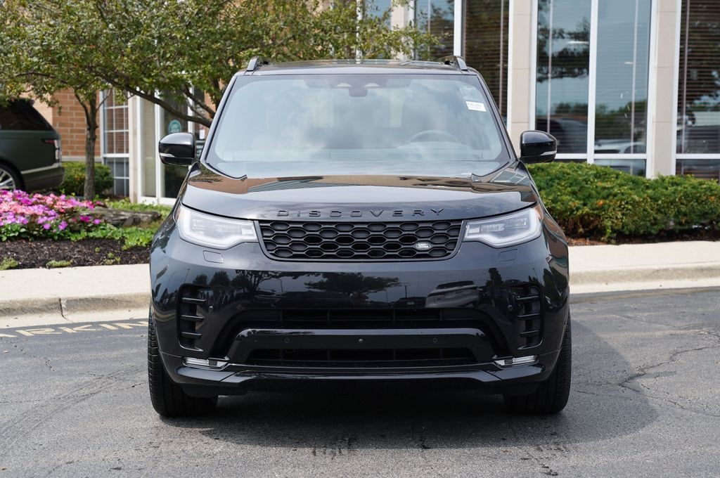 New 2026 Land Rover Discovery Dynamic SE SUV