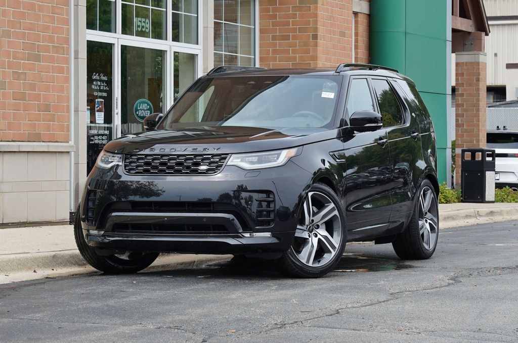 New 2026 Land Rover Discovery Dynamic SE SUV