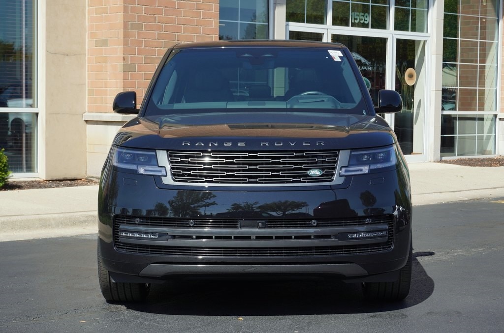 New 2025 Land Rover Range Rover SE SUV