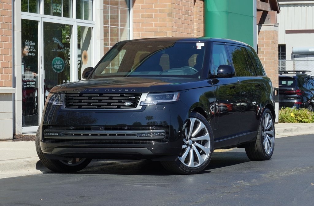 New 2025 Land Rover Range Rover SE SUV