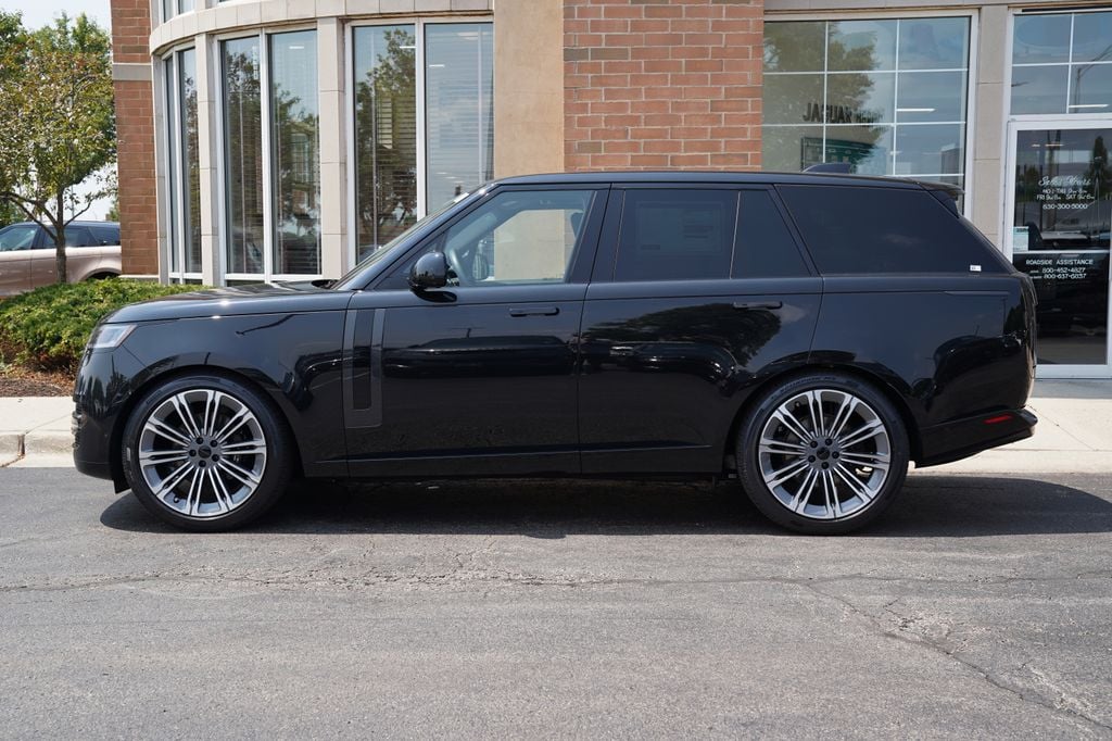 New 2026 Land Rover Range Rover SE SUV
