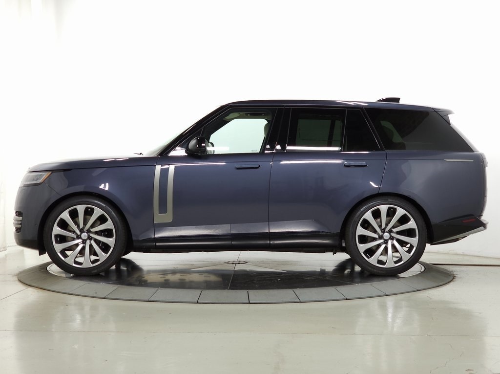New 2025 Land Rover Range Rover SE SUV