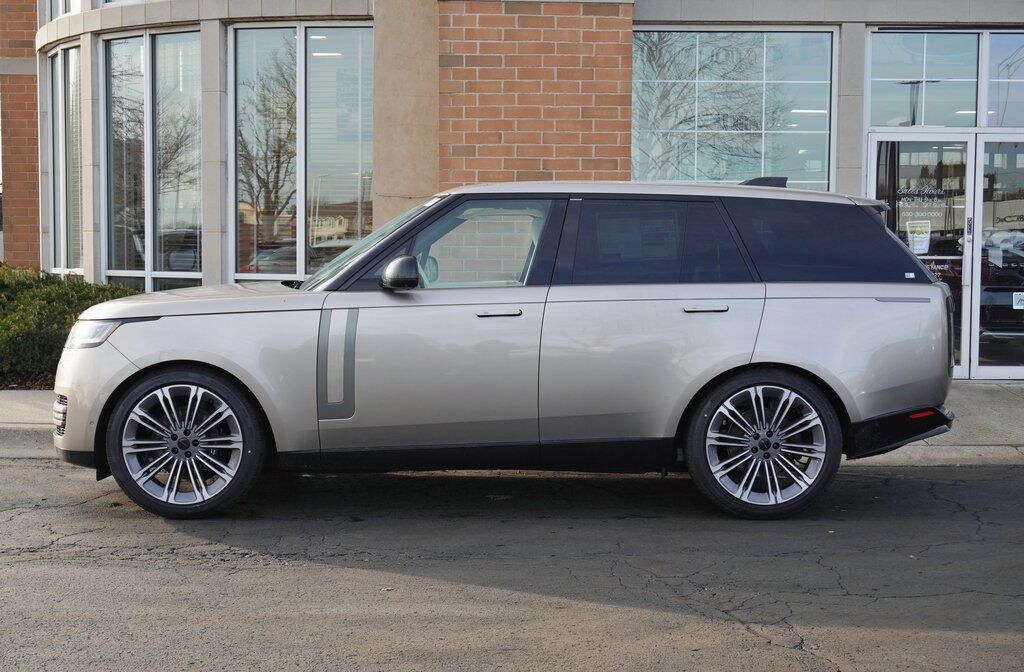New 2026 Land Rover Range Rover SE SUV