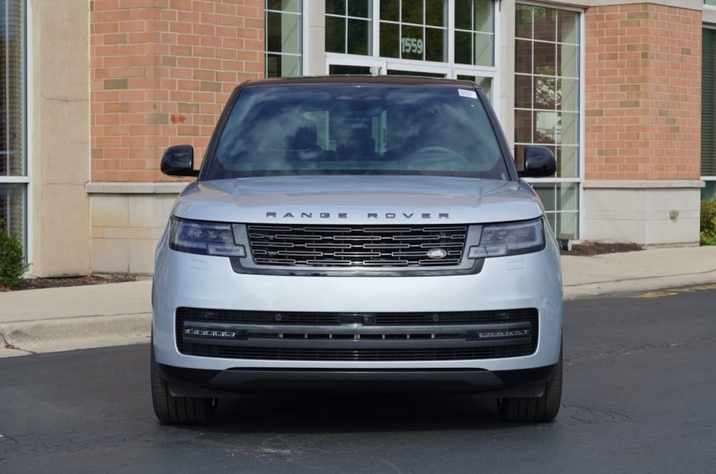 New 2025 Land Rover Range Rover SE SUV