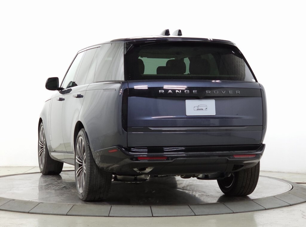 New 2025 Land Rover Range Rover SE SUV