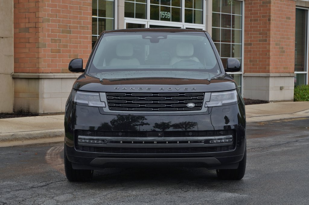New 2026 Land Rover Range Rover SE SUV
