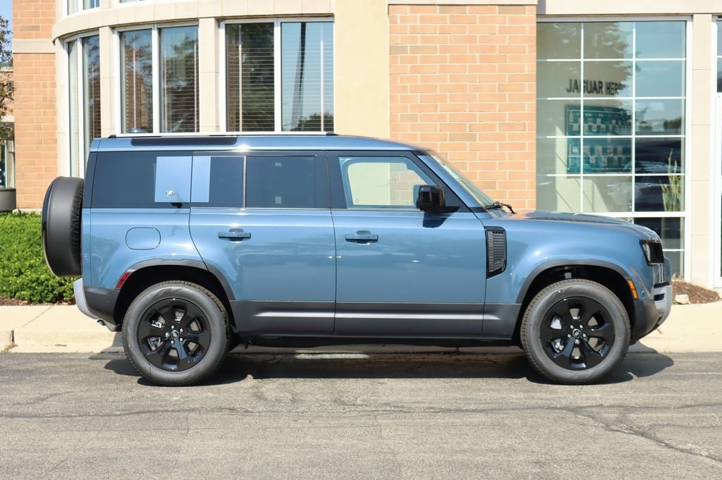 2024 Land Rover Defender 110 S 6